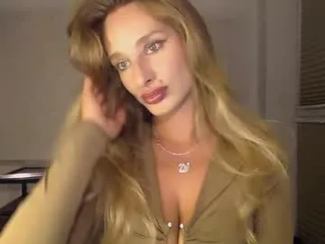 ViolettLuxe – webcam model profile photo Image 5