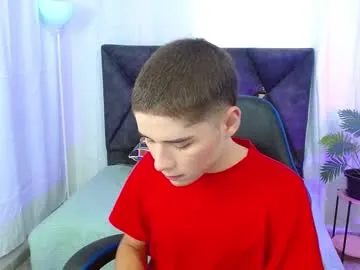 AntonioWest – webcam model profile photo Image 4