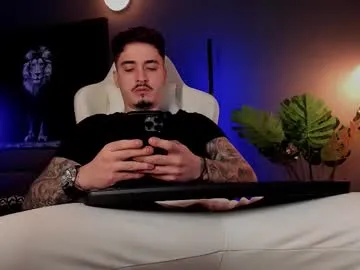 YU-KI00 – webcam model profile photo Image 2