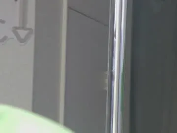 LovelyEileen – webcam model profile photo Image 6