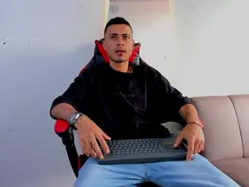 AdaraMillss – webcam model profile photo Image 6