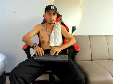 AdaraMillss – webcam model profile photo Image 9