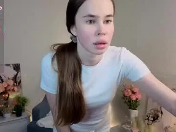 PeachBloom – webcam model profile photo Image 19