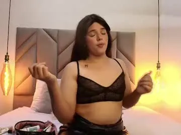 carolinecardenass – webcam model profile photo Image 4