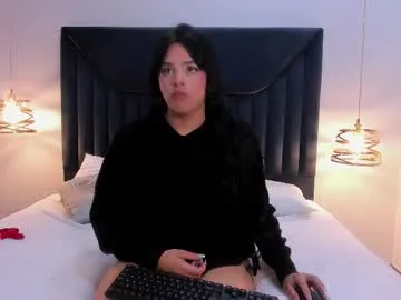 carolinecardenass – webcam model profile photo Image 7