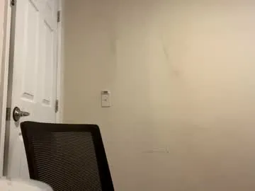 LauraJean – webcam model profile photo Image 6