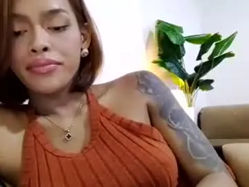 ErzabelLew – webcam model profile photo Image 13