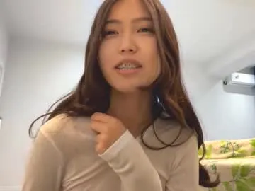 AbrilSilva – webcam model profile photo Image 4