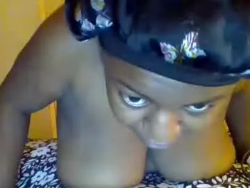 Lindy18 – webcam model profile photo Image 10