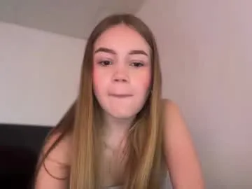CarolineJonss – webcam model profile photo Image 10