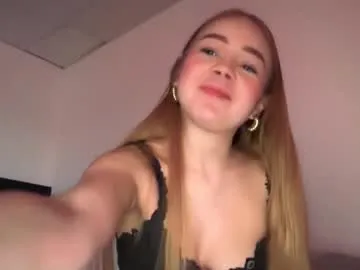 CarolineJonss – webcam model profile photo Image 7