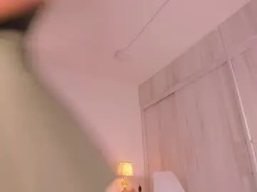 missjuliaa_ Image 14