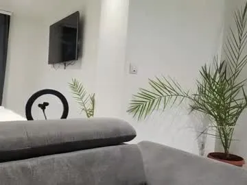 Monica-Bello – webcam model profile photo Image 6