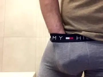 louisdoux – webcam model profile photo Image 4