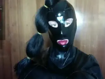 yvonne_miss – webcam model profile photo Image 6