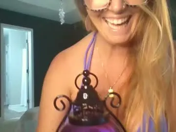 JenCarter – webcam model profile photo Image 9