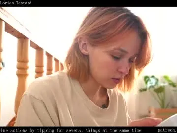 LiliSnow – webcam model profile photo Image 10