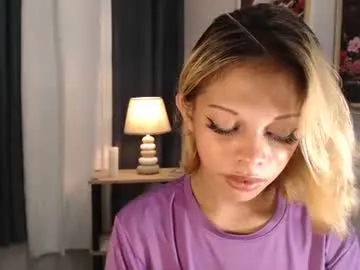 MoniLing – webcam model profile photo Image 15