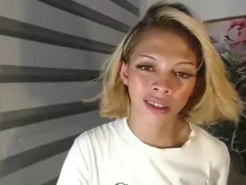 MoniLing – webcam model profile photo Image 6