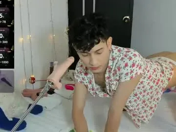 aki_2727 – webcam model profile photo Image 2