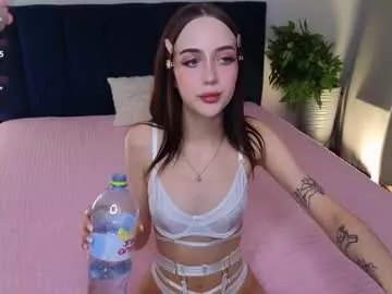 SophieMaeve – webcam model profile photo Image 4