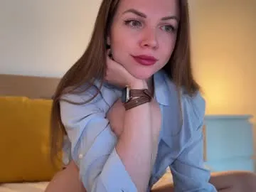 LouiseTswing – webcam model profile photo Image 3