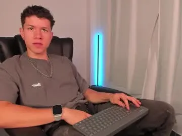 JenCollins – webcam model profile photo Image 2