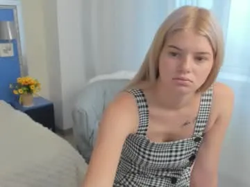 Noya – webcam model profile photo Image 2