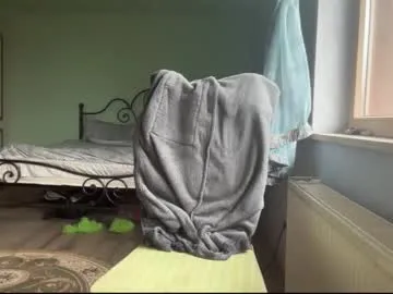 Noya – webcam model profile photo Image 9