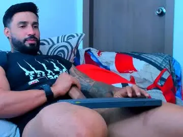 CurlyRina – webcam model profile photo Image 12