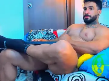 CurlyRina – webcam model profile photo Image 13