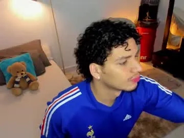 AntonioWest – webcam model profile photo Image 15