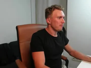 Yo155 – webcam model profile photo Image 8