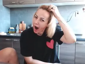 AngelBlushXXX – webcam model profile photo Image 10