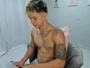 timytwinkboy – webcam model profile photo Image 9