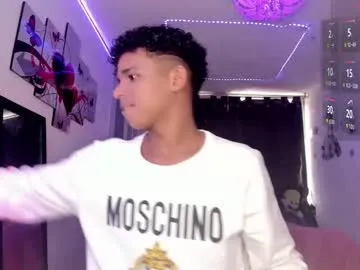 Donovan_Desmond – webcam model profile photo Image 2