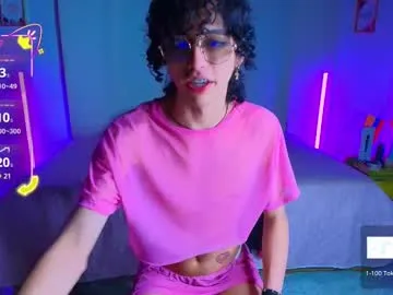 RaelynnWhitee – webcam model profile photo Image 3