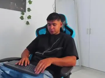 YaraDavis – webcam model profile photo Image 4