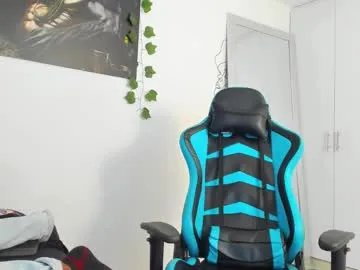 YaraDavis – webcam model profile photo Image 9