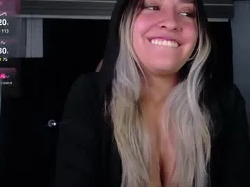 HotNSensual – webcam model profile photo Image 16