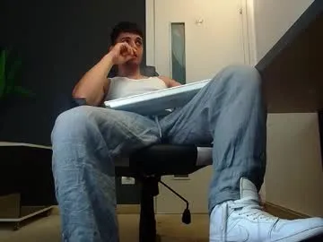 itsme_LEON – webcam model profile photo Image 6