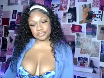 NicoleLara – webcam model profile photo Image 2