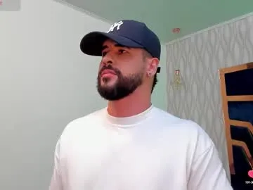 Fizozoo – webcam model profile photo Image 3