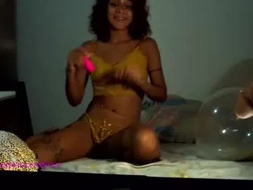 LauraFord – webcam model profile photo Image 15