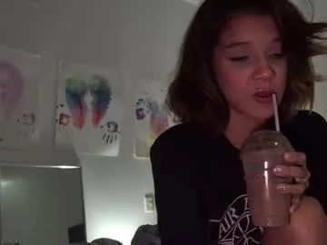 LauraFord – webcam model profile photo Image 5