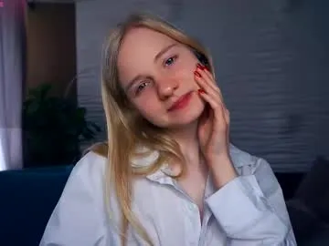 OwQoll – webcam model profile photo Image 12