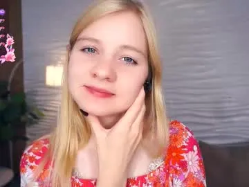 OwQoll – webcam model profile photo Image 16