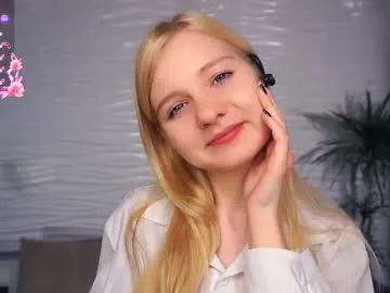 OwQoll – webcam model profile photo Image 18