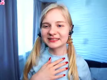 OwQoll – webcam model profile photo Image 2