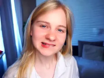 OwQoll – webcam model profile photo Image 7